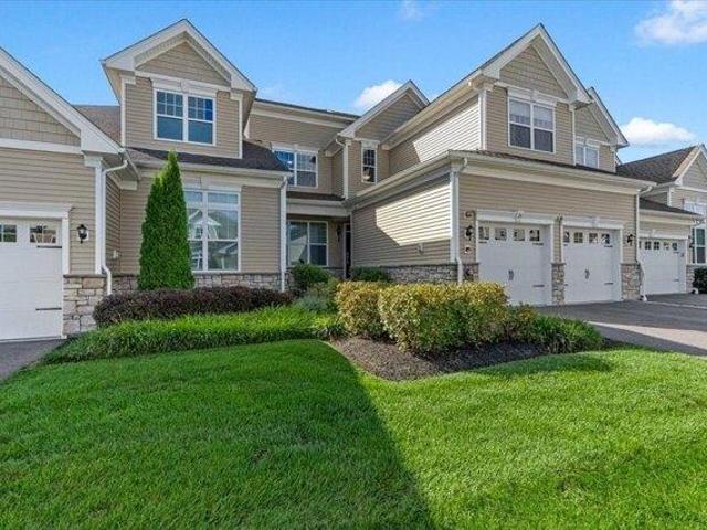 Condo for sale in Millis, Massachusetts