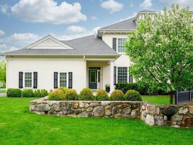 Condo for sale in Milton, Massachusetts