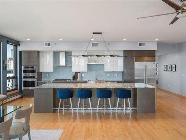 Condo for sale in Hennepin, Minnesota