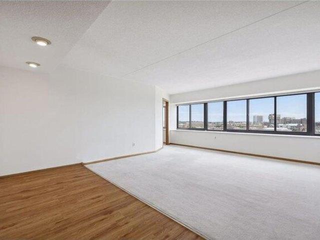 Condo for sale in Hennepin, Minnesota