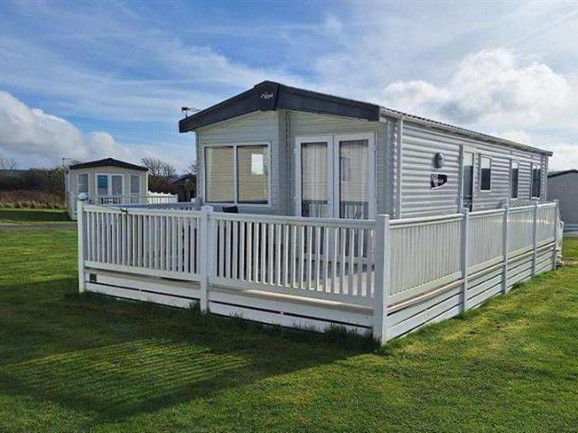 House for sale in Hendra Croft, Cornwall