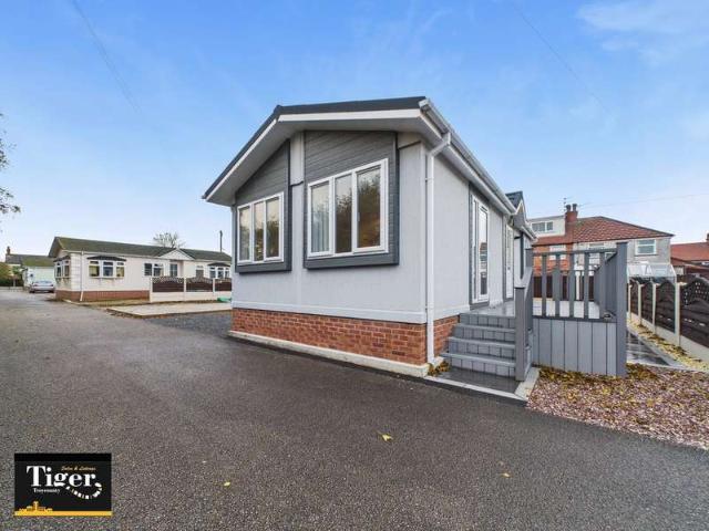 House for sale in Common Edge, Blackpool