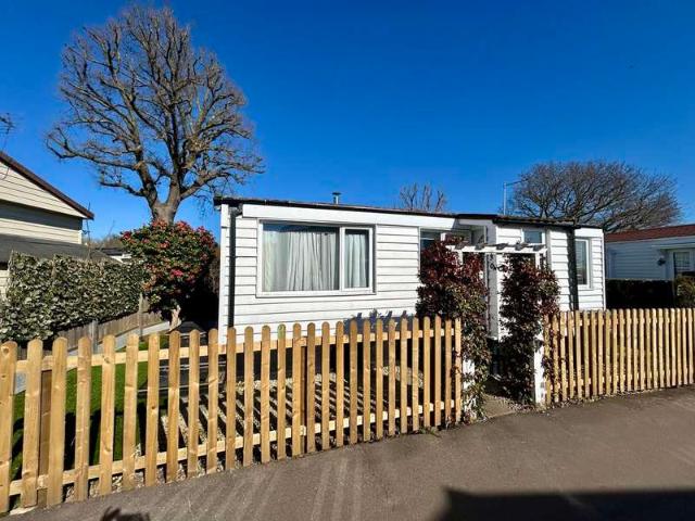 House for sale in Sewardstonebury, Epping