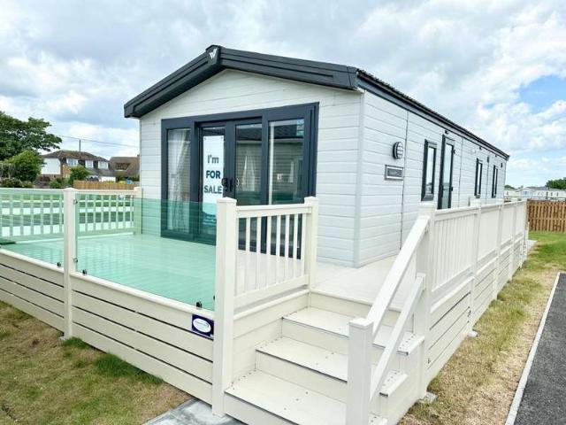 House for sale in Heathlands, East Sussex