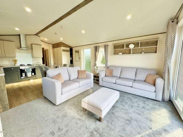 House for sale in Dale Hill, Essex