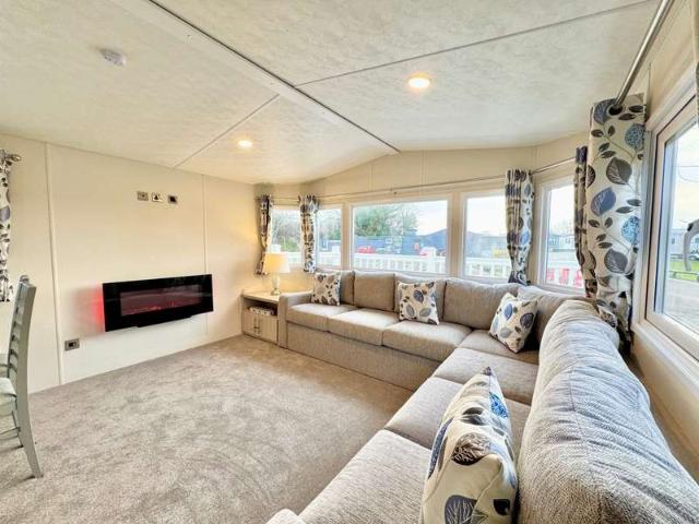 House for sale in Dale Hill, Essex