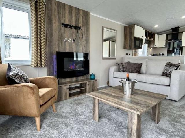 House for sale in Felixstowe, Eastbridge