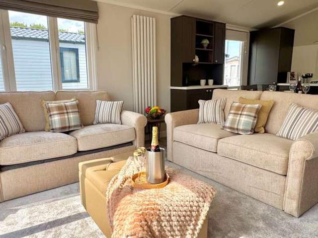 House for sale in Heathlands, East Sussex