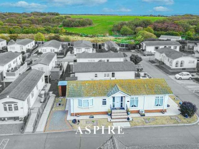 House for sale in Newlands, Castle Point