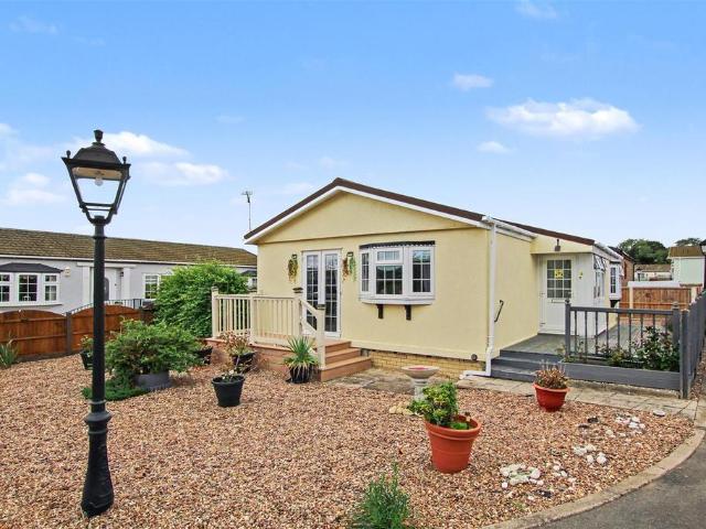 Park Home for sale in Ingleby, Lincolnshire