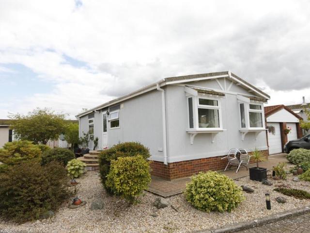 Park Home for sale in Bedfordshire