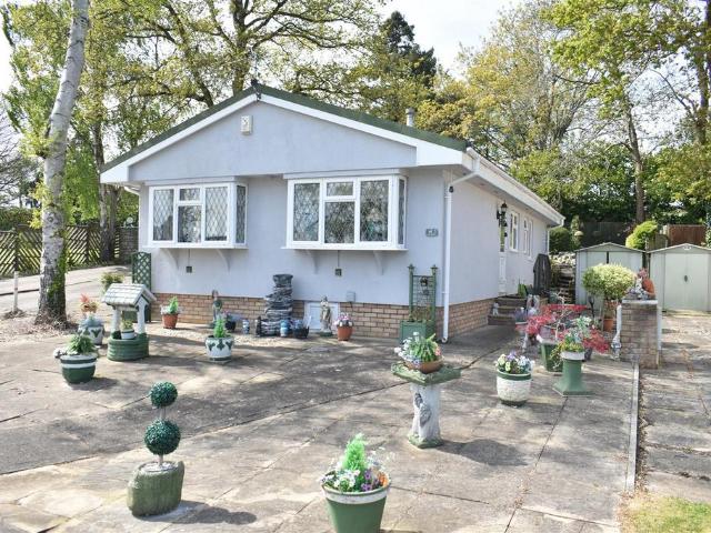 Park Home for sale in Ram Hill, Westerleigh