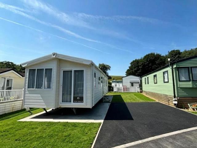 Park Home for sale in Caton, Bare