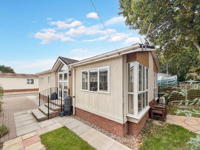 Park Home for sale in Eastbridge, Suffolk