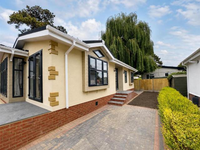 Park Home for sale in Bray