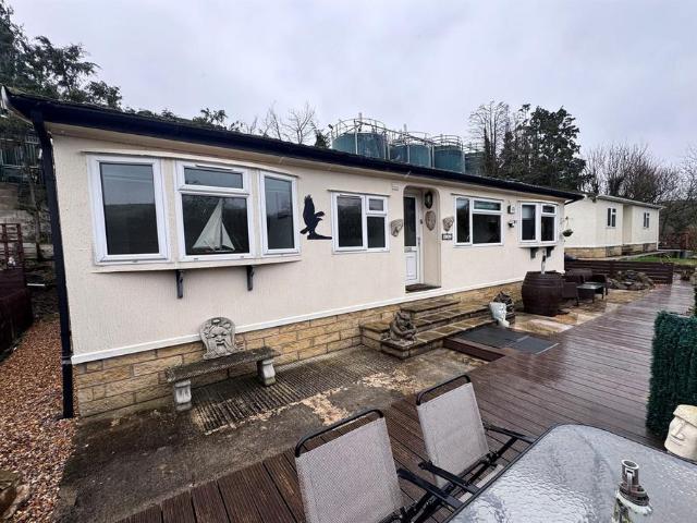 Park Home for sale in Tunstead Milton, High Peak