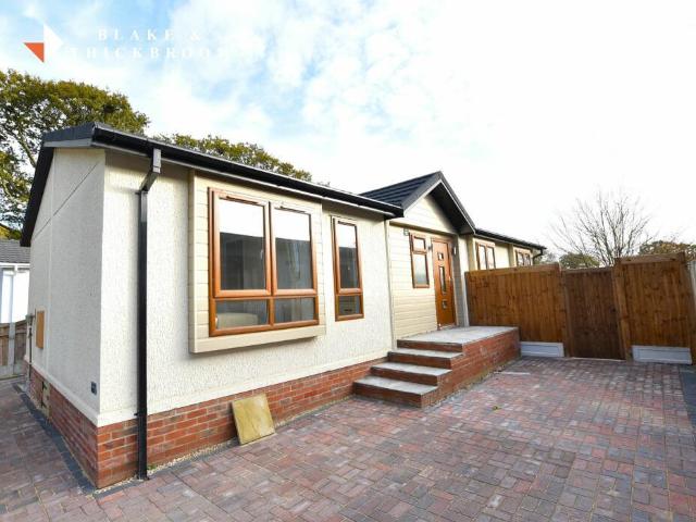 Park Home for sale in Weeley, Dale Hill