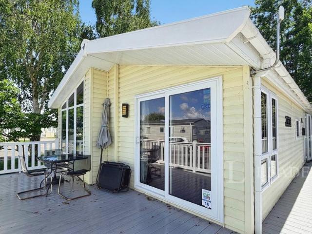 Park Home for sale in Littlecote, West Sussex