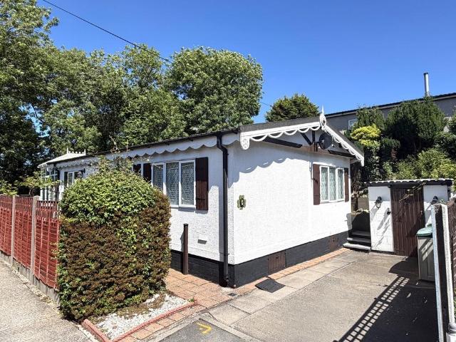 Park Home for sale in Whitestone, Camp Hill