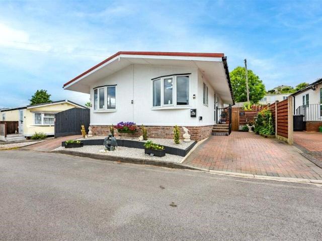 Park Home for sale in Tupton, Brackenfield
