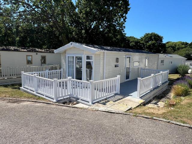 Park Home for sale in Milford-on-Sea, Ashurst Bridge