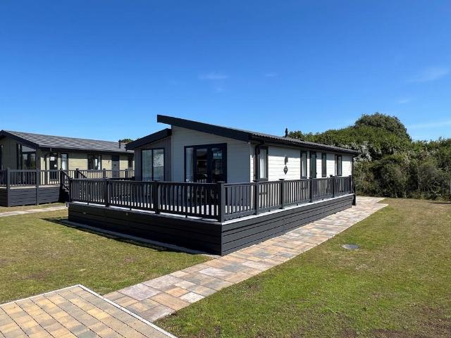 Park Home for sale in Milford-on-Sea, Ashurst Bridge