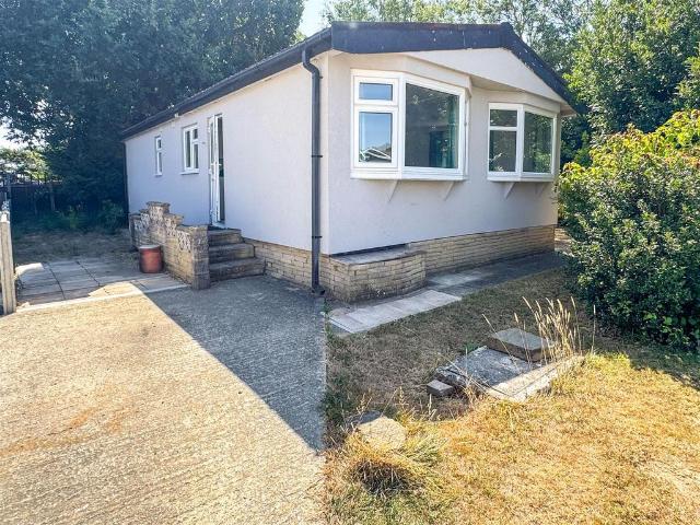 Park Home for sale in Aldingbourne, Clapham
