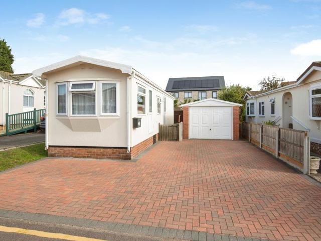 Park Home for sale in Lower Stondon, Bedfordshire