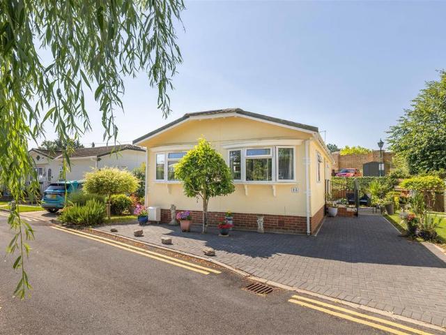 Park Home for sale in Bray