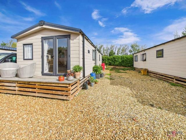 Park Home for sale in Pamington, Gloucestershire