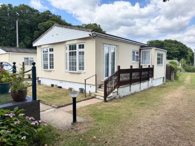 Park Home for sale in Hythe and Dibden, Ashurst Bridge