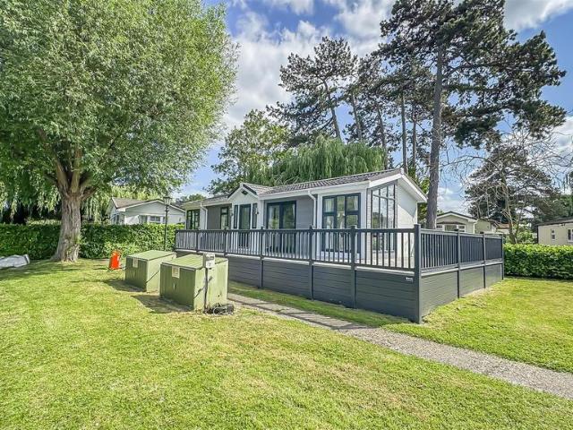 Park Home for sale in Windsor, Oakley Green