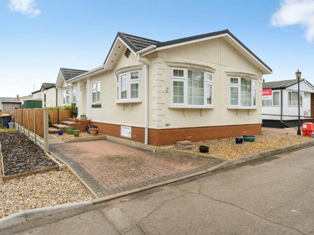 Park Home for sale in Clapham, Bedford