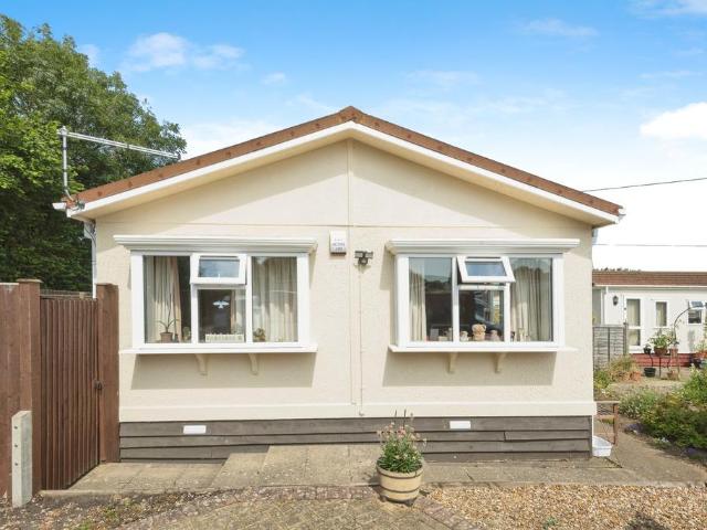 Park Home for sale in Westmill, King's Walden