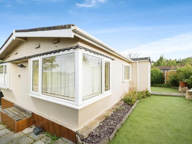 Park Home for sale in Harold Hill, Greater London