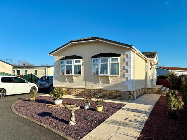 Park Home for sale in Crookhill, Worcestershire