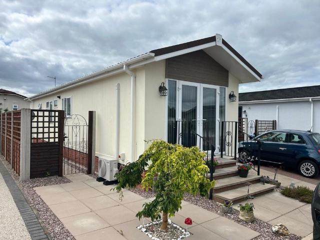 Park Home for sale in Wincham, Cheshire