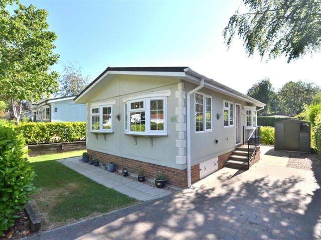 Park Home for sale in Hart, Hampshire