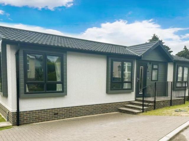 Park Home for sale in Fole, Surrey