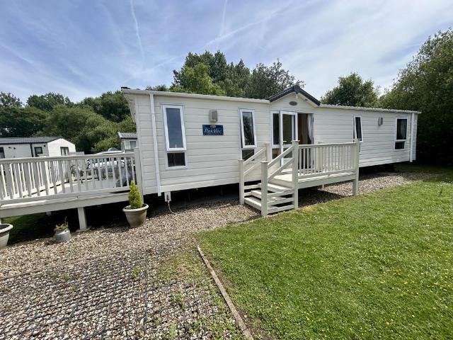 Park Home for sale in Broxbourne, Hertfordshire