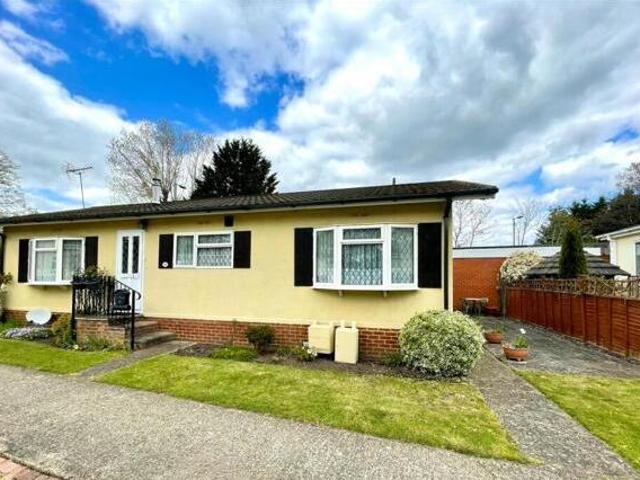 House for sale in Farnborough, Hampshire