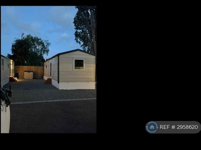 Park Home for rent in Littlecote, West Sussex
