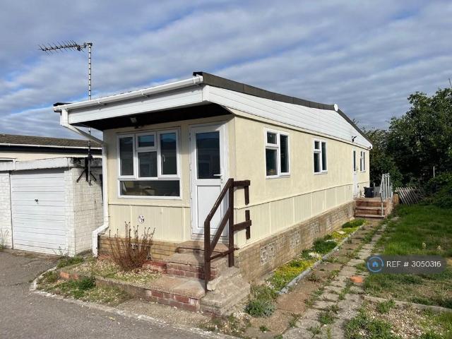 Park Home for rent in Mereoak Park, Three Mile Cross