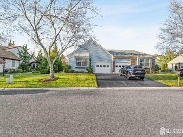 Condo for sale in Monroe Township, New Jersey