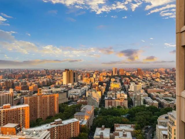 Apartment for sale in Arverne, New York
