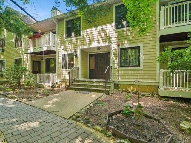 Condo for sale in Morris Plains, New Jersey