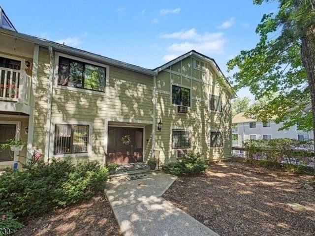 Condo for sale in Foxwood Condominium, Morris Plains
