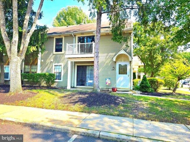 Condo for sale in Mount Laurel, New Jersey