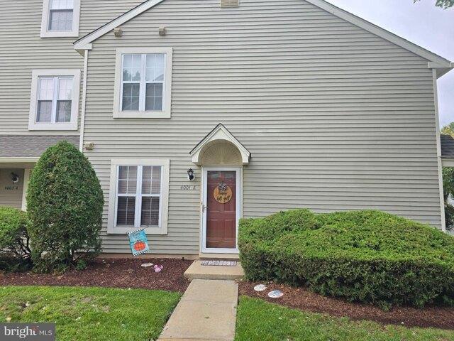 Condo for sale in Laurel Creek Condominiums at Larchmont, Mount Laurel Township