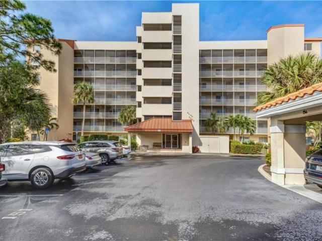 Condo for rent in Naples